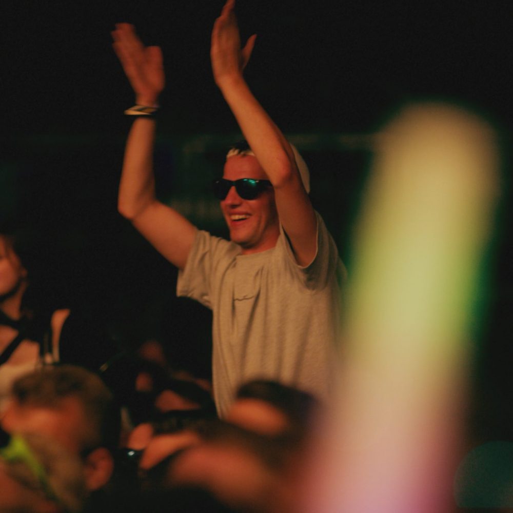 Final Sequenz.00_01_17_02.Standbild023